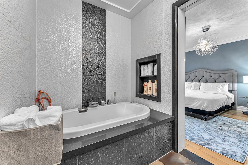 Photo of Bathroom in Erin Mills