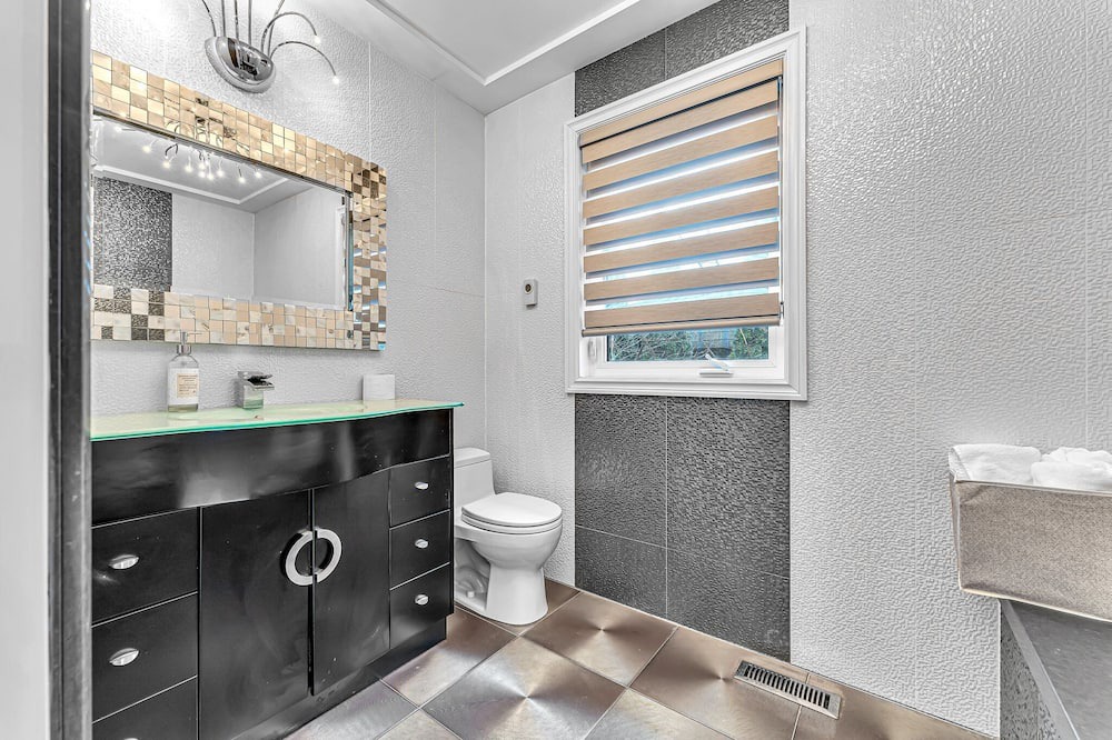 Photo of Bathroom in Erin Mills