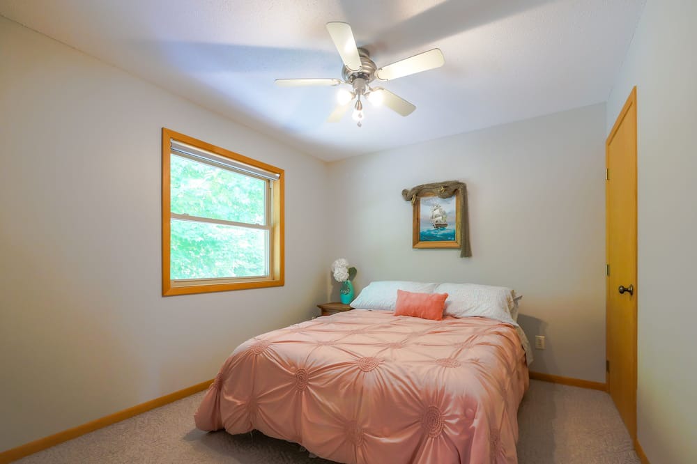 Photo of Bedroom in Miltona