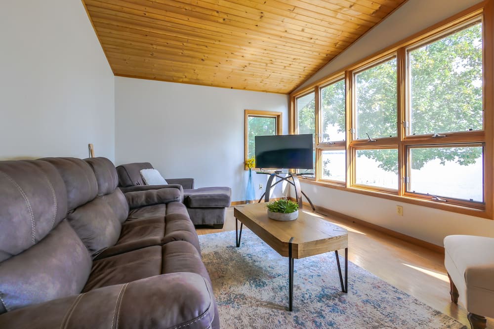Photo of Livingroom in Miltona