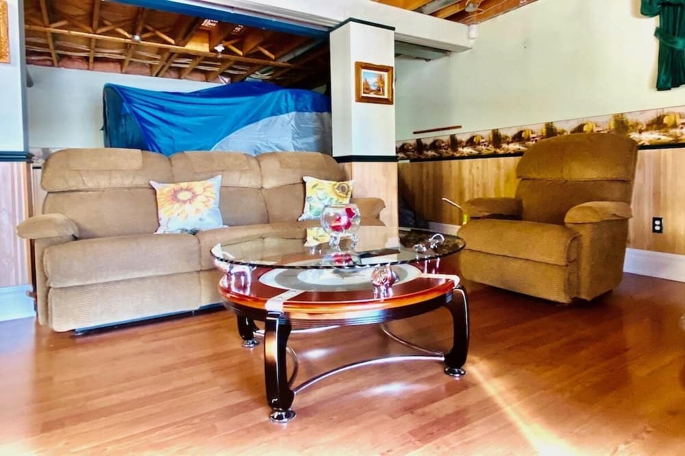 Photo of Livingroom in Tweed