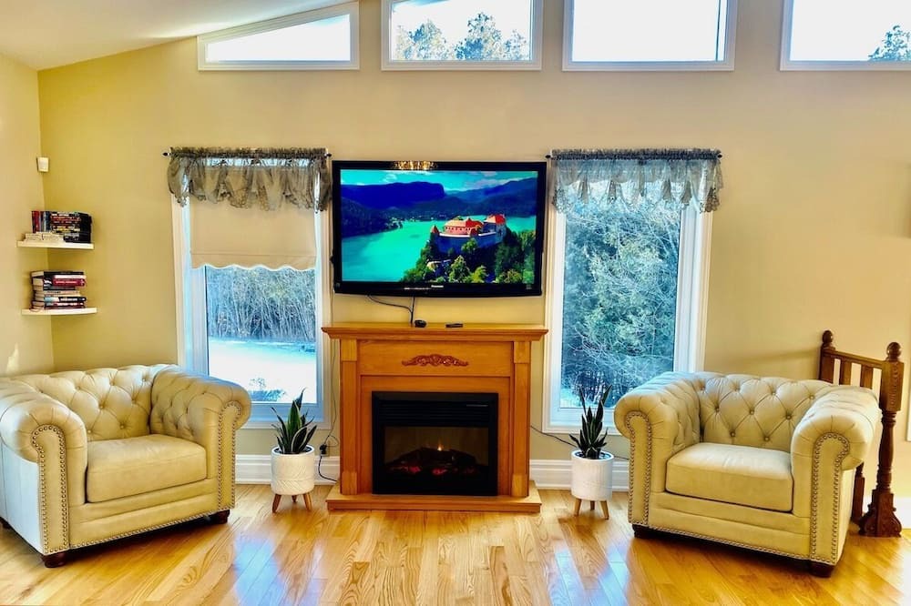 Photo of Livingroom in Tweed