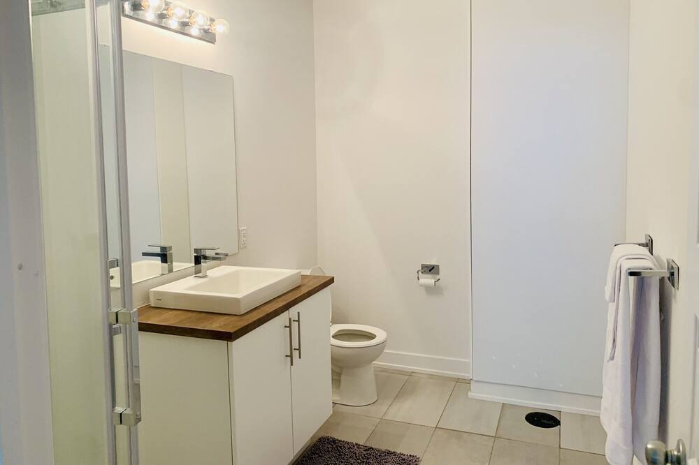 Photo of Bathroom in Embrun