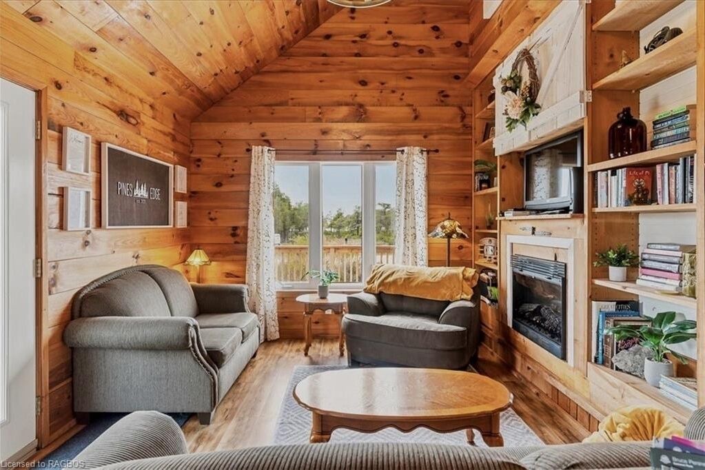 Photo of Livingroom in Northern Bruce Peninsula