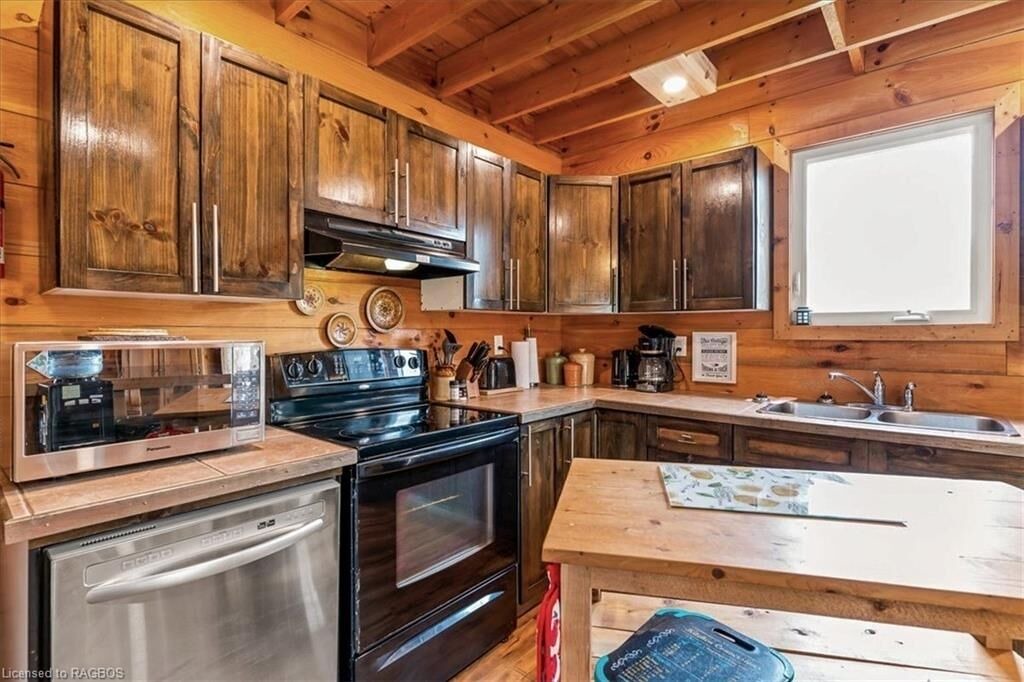 Photo of Kitchen in Northern Bruce Peninsula