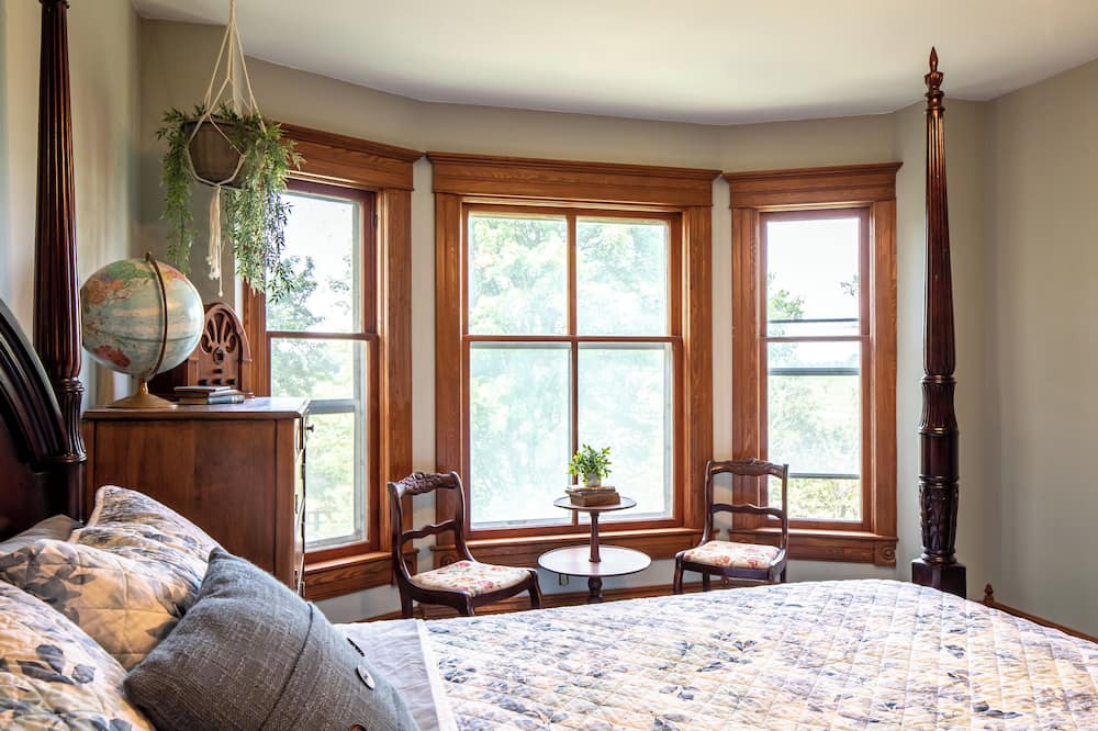 Photo of Bedroom in Lakeshore