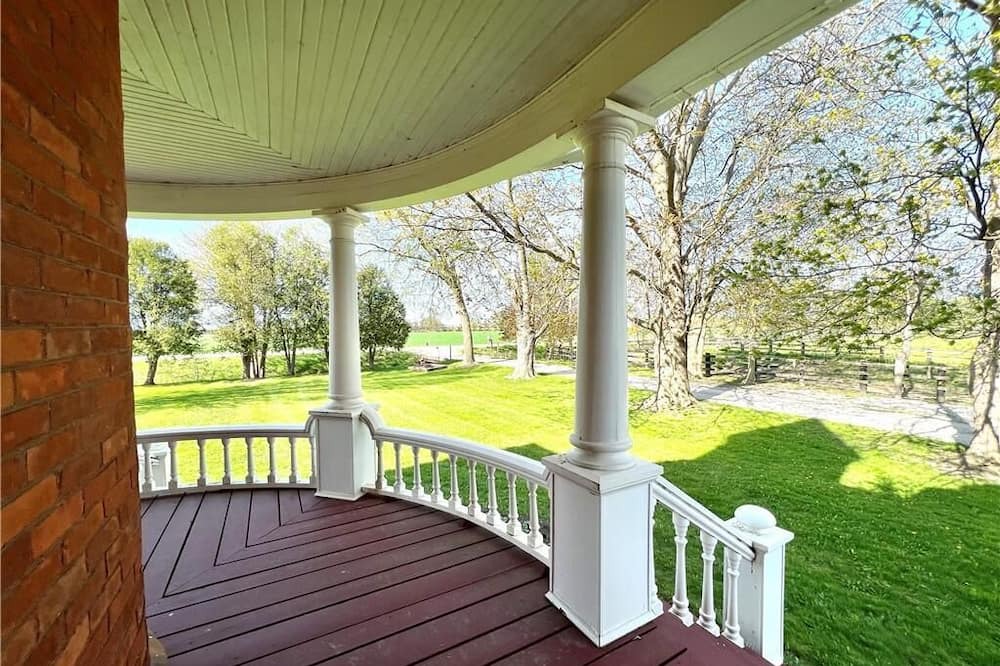 Photo of Outdoor in Lakeshore
