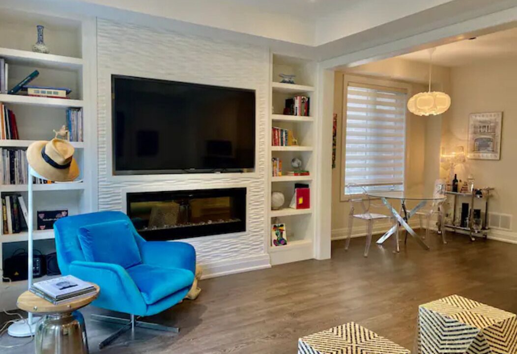 Photo of Livingroom in Thornhill