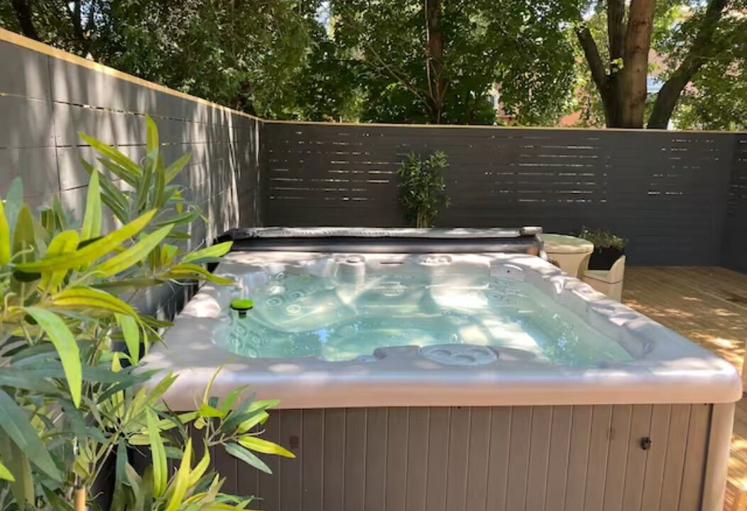 Photo of Outdoor in Thornhill