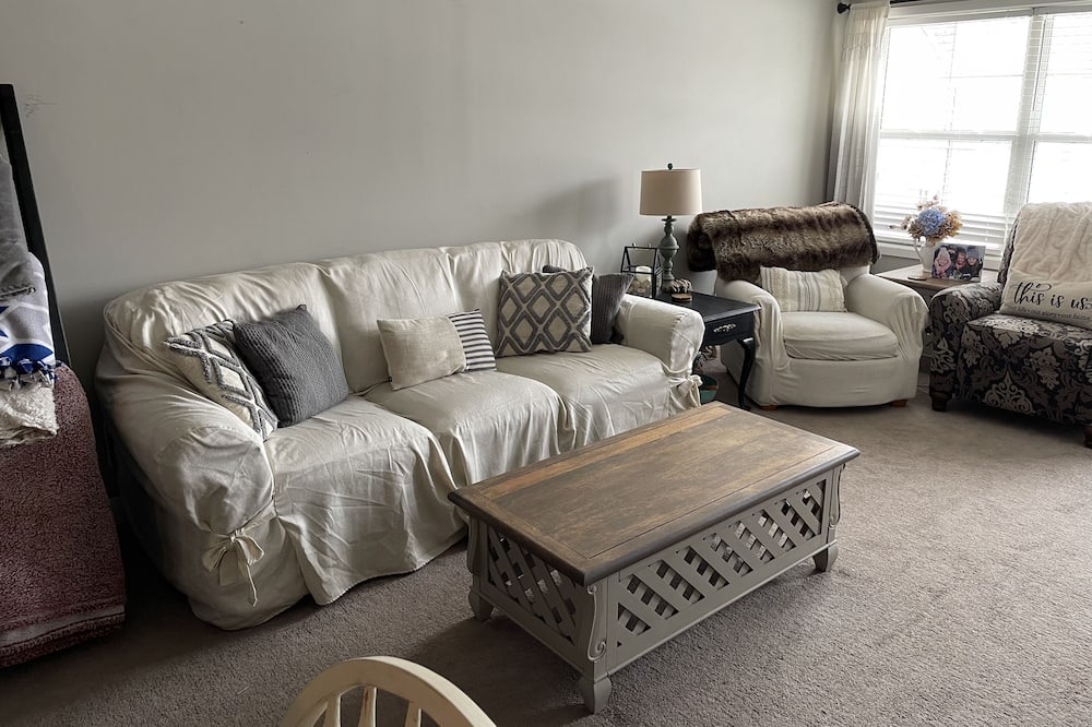 Photo of Livingroom in Rogers