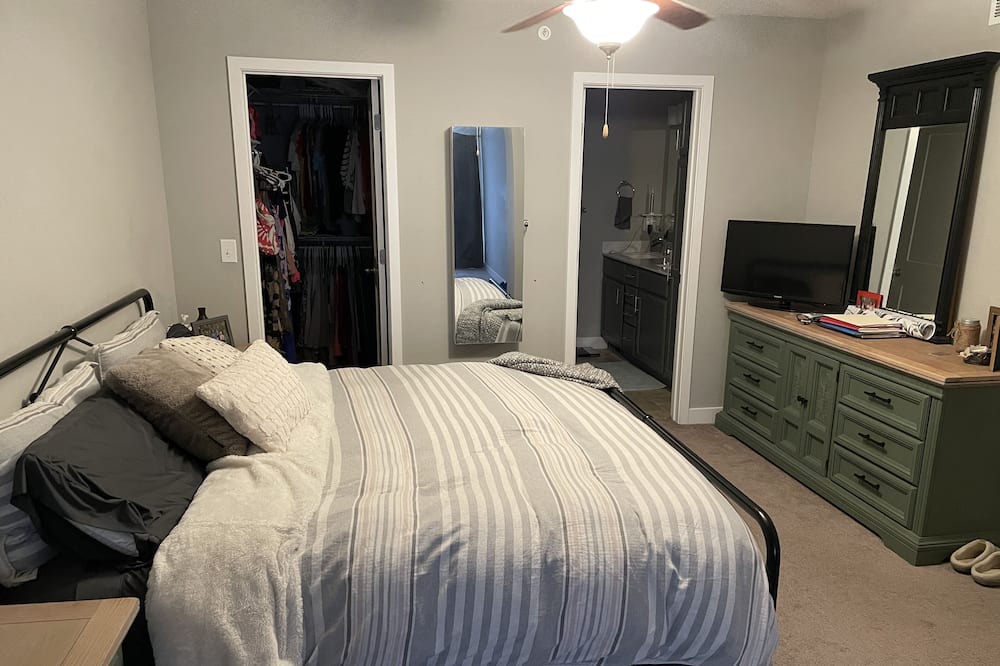 Photo of Bedroom in Rogers