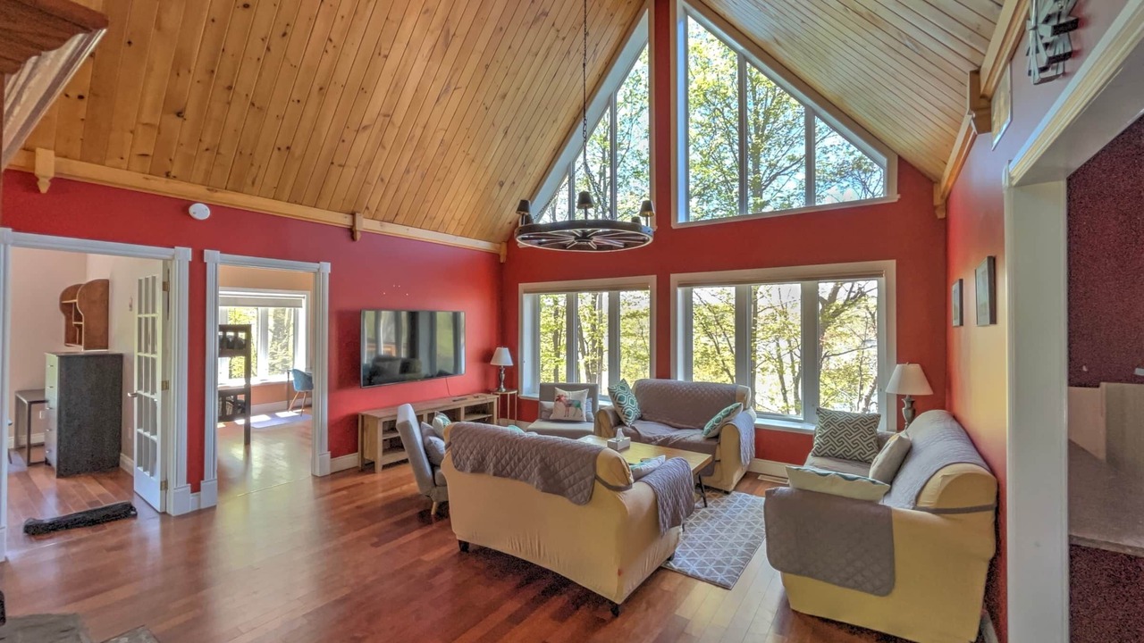 Photo of Livingroom in Jones Falls