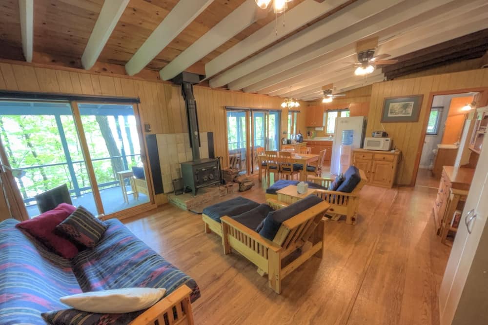 Photo of Livingroom in Rideau Lakes