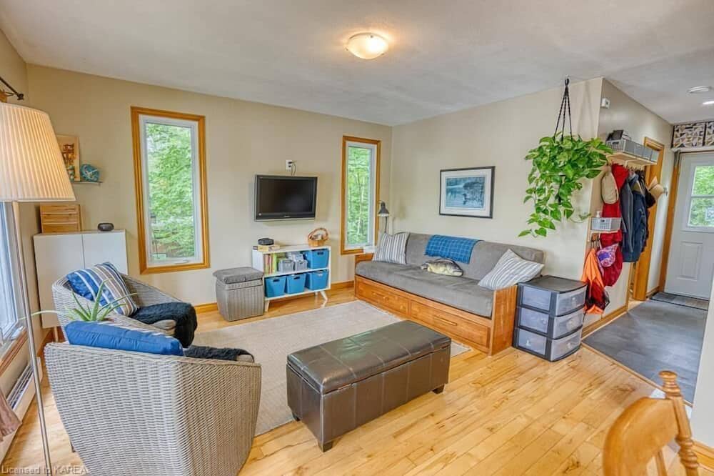 Photo of Livingroom in Jones Falls