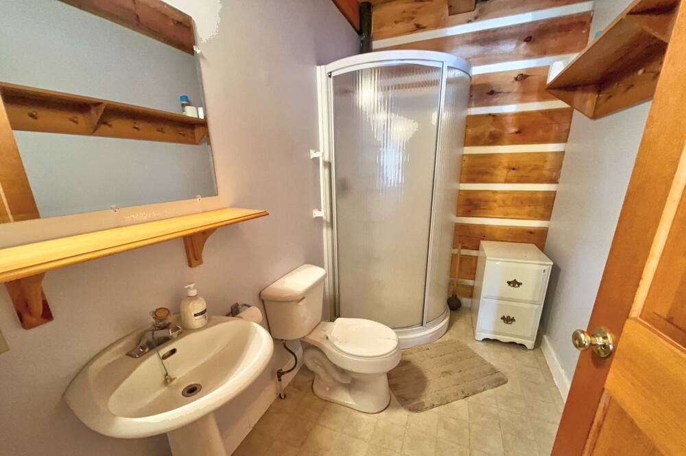 Photo of Bathroom in Rideau Lakes
