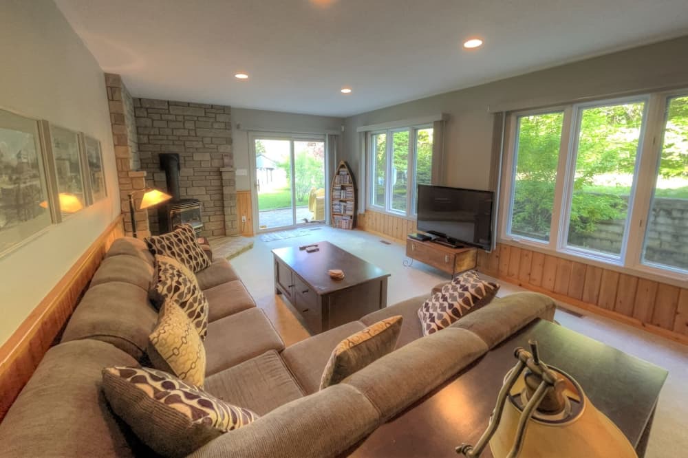 Photo of Bedroom in Rideau Lakes