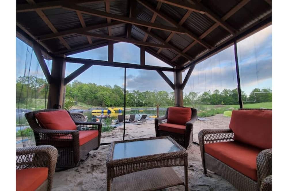 Photo of Patio Balcony in Tyendinaga