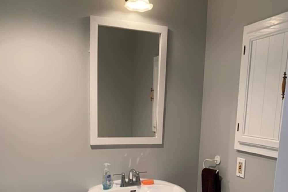 Photo of Bathroom in Courtice