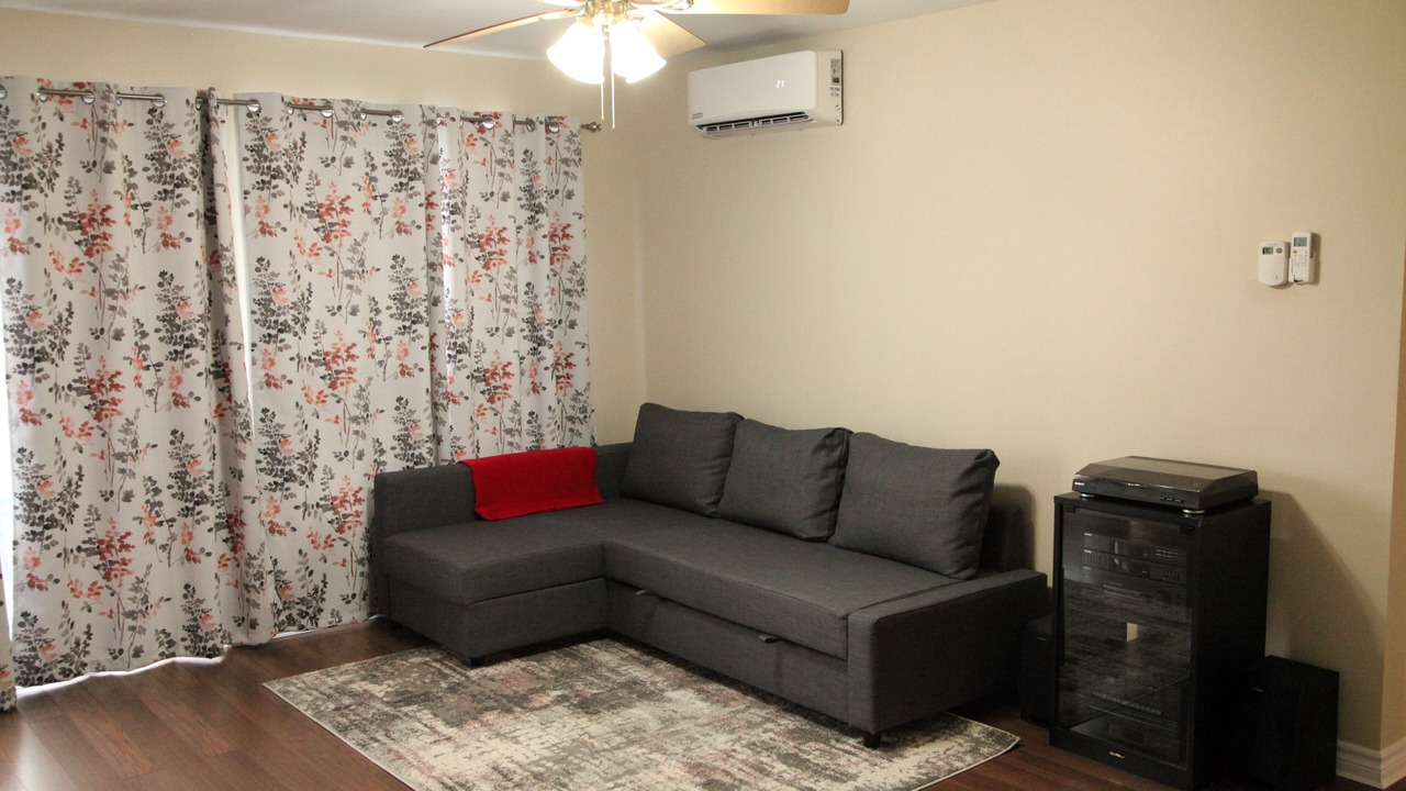 Photo of Livingroom in Leeds and the Thousand Islands