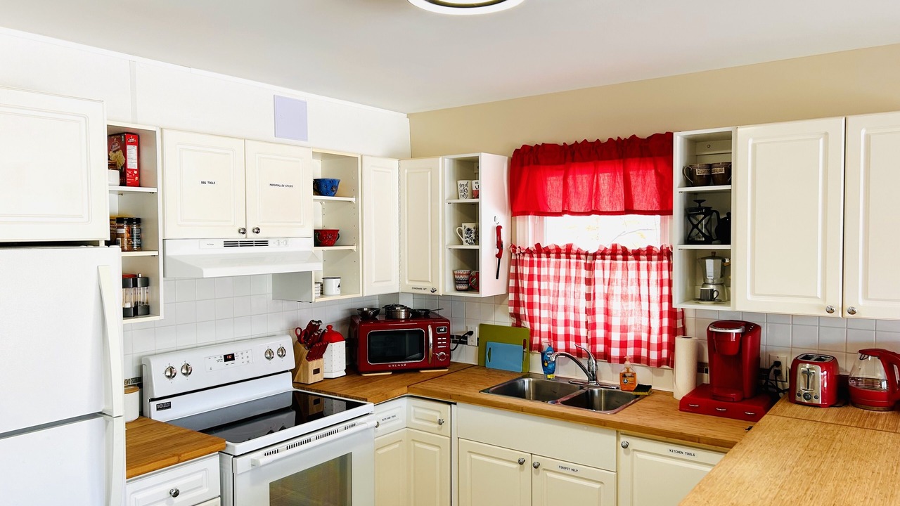 Photo of Kitchen in Leeds and the Thousand Islands