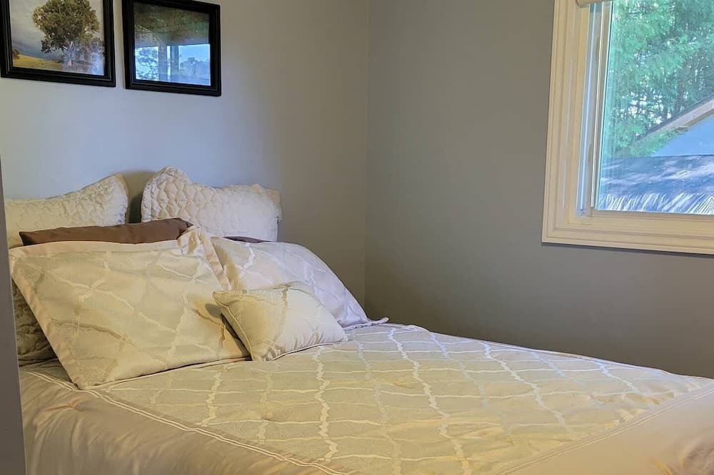 Photo of Bedroom in Bobcaygeon