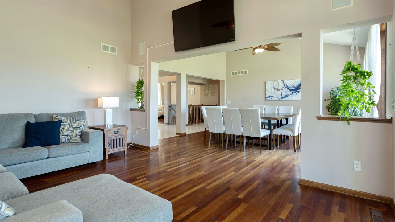 Photo of Livingroom in Greenfield