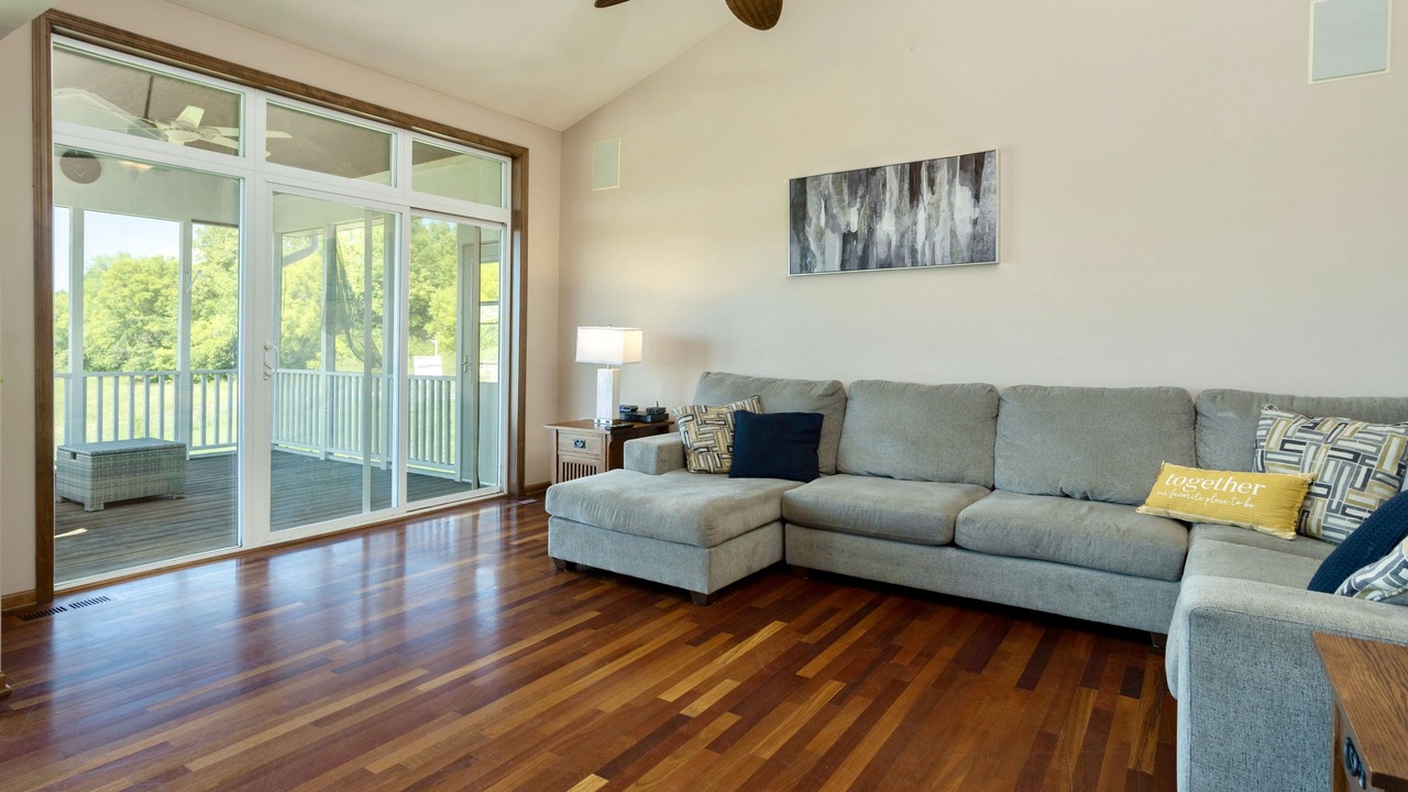 Photo of Livingroom in Greenfield