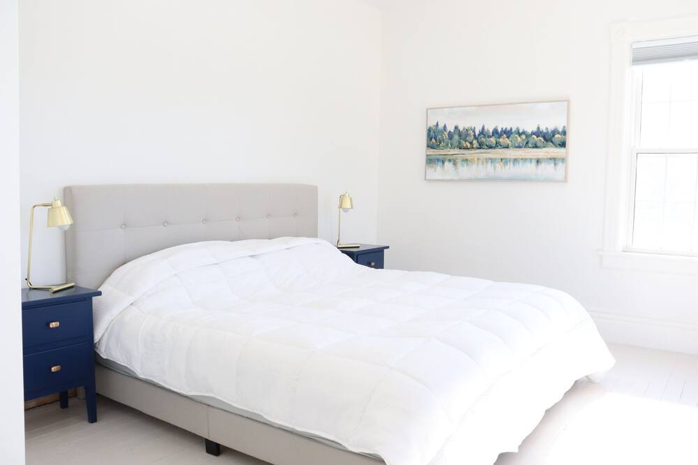 Photo of Bedroom in Delta