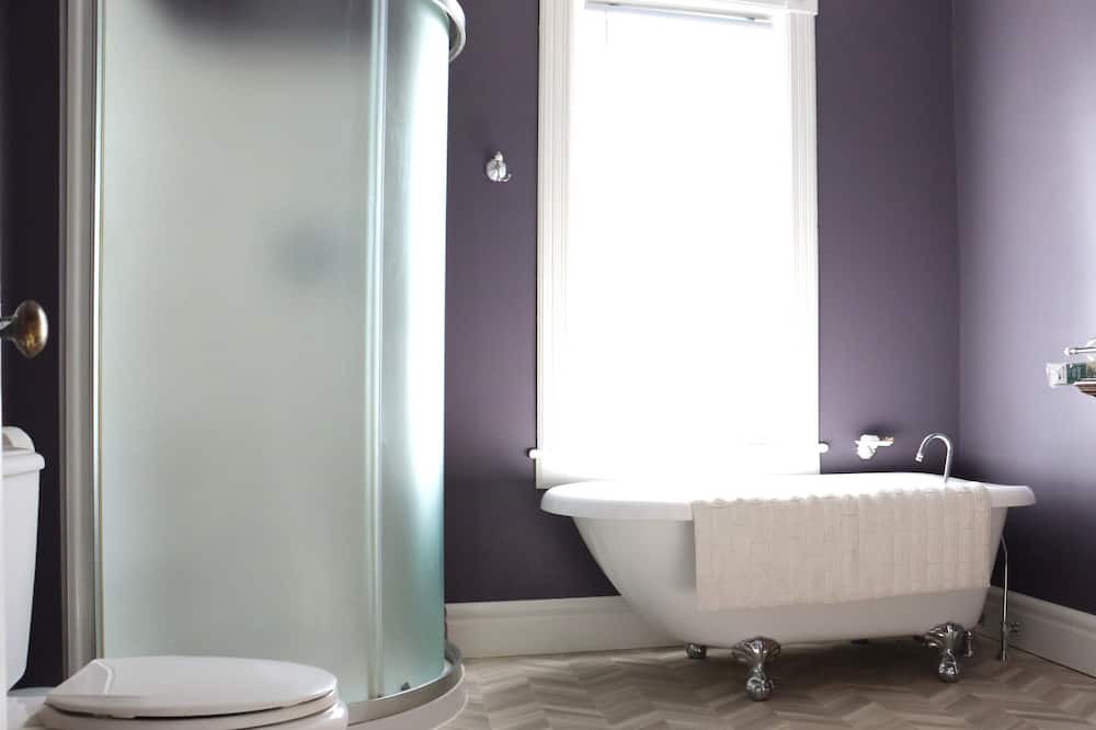 Photo of Bathroom in Delta