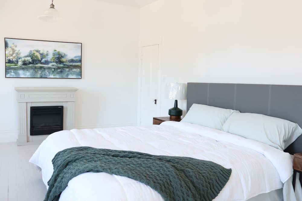 Photo of Bedroom in Delta