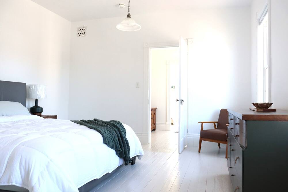 Photo of Bedroom in Delta