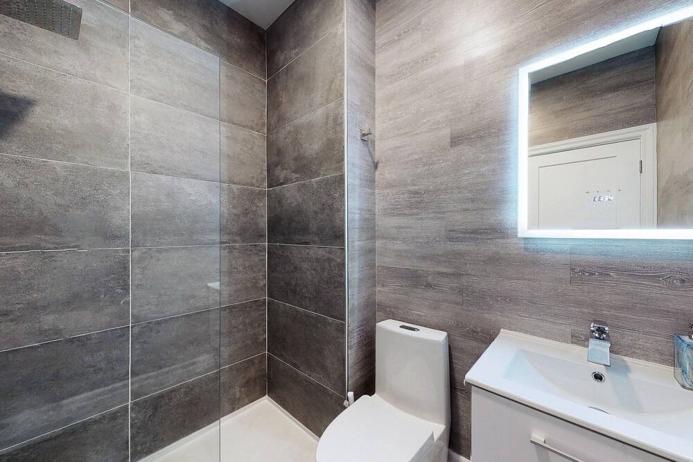 Photo of Bathroom in Roseneath