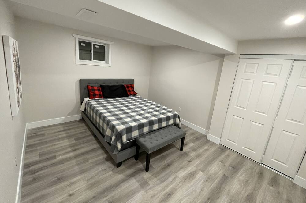 Photo of Bedroom in Victoria Harbour