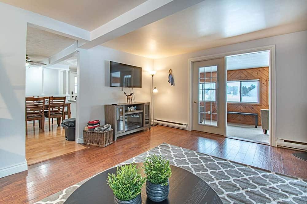 Photo of Livingroom in Alban