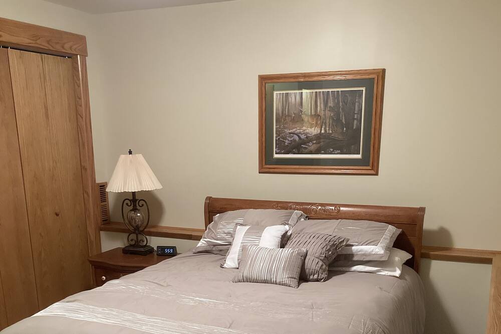 Photo of Bedroom in Blaine