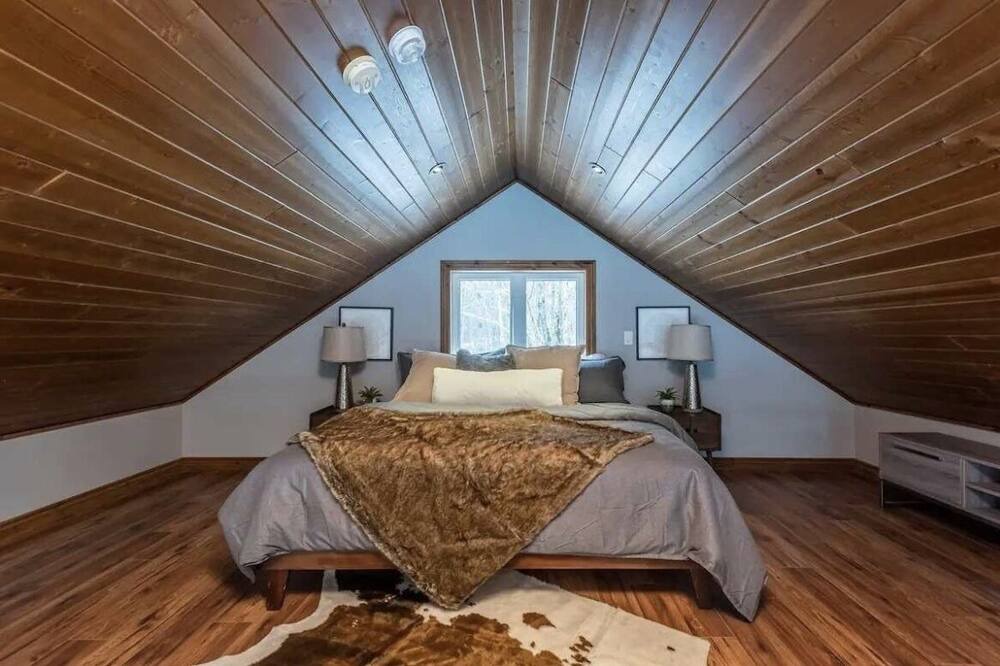 Photo of Bedroom in Haliburton