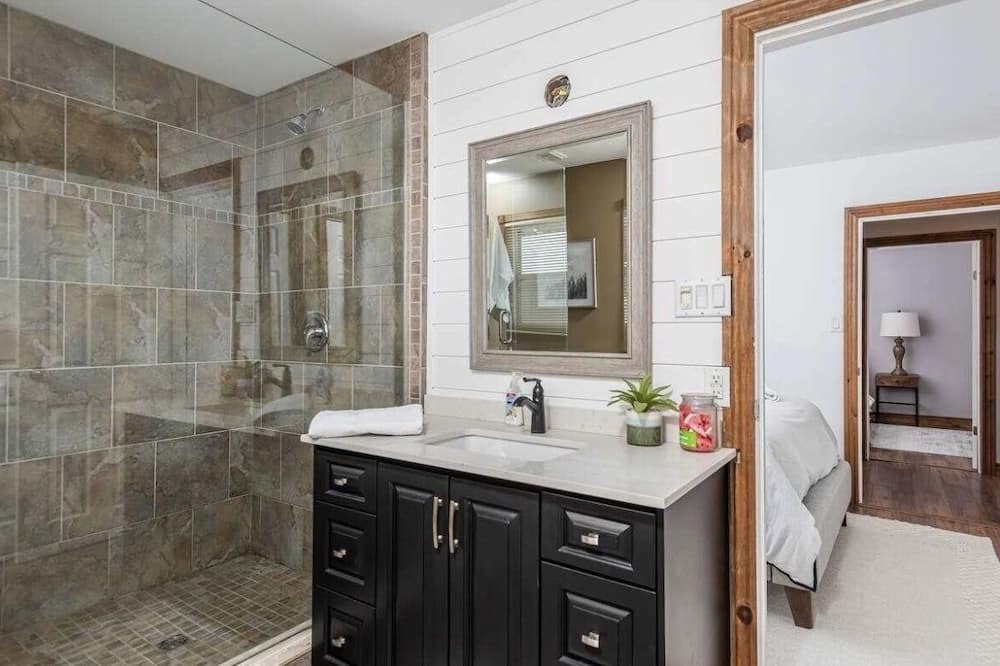 Photo of Bathroom in Haliburton