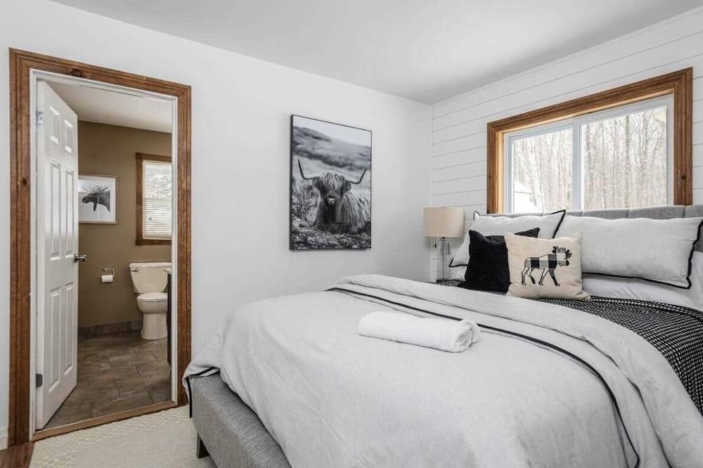 Photo of Bedroom in Haliburton