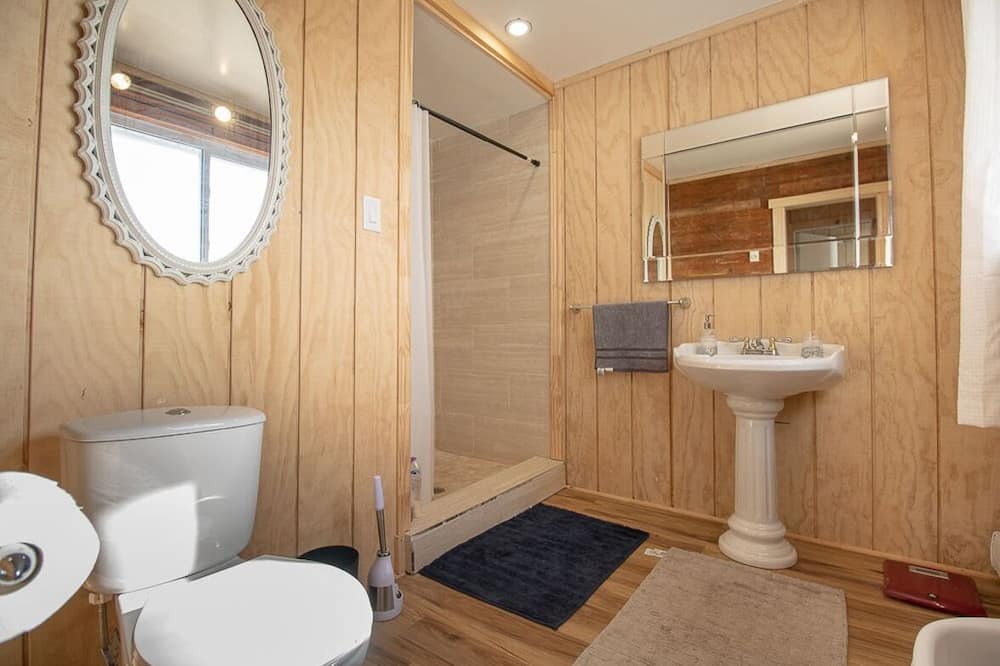 Photo of Bathroom in Long Point