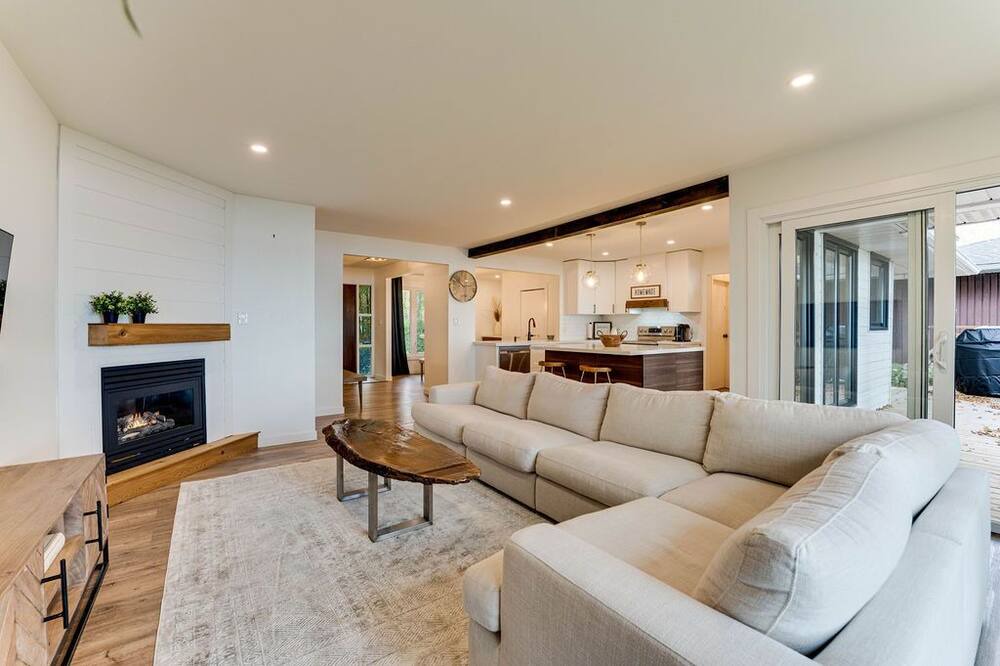 Photo of Livingroom in Cumberland Beach