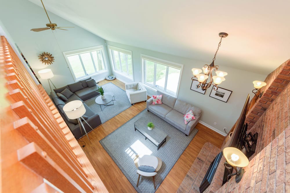 Photo of Livingroom in Stoney Creek