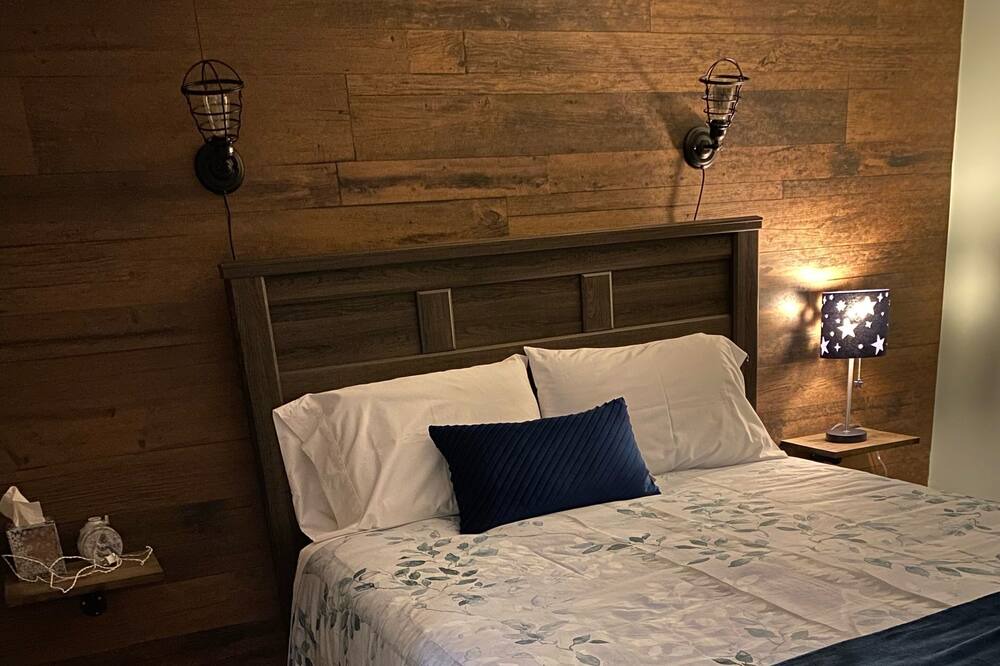 Photo of Bedroom in Iroquois Falls