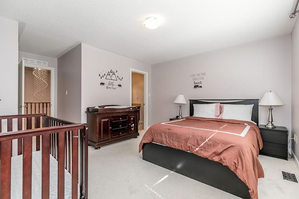 Photo of Bedroom in Bradford West Gwillimbury