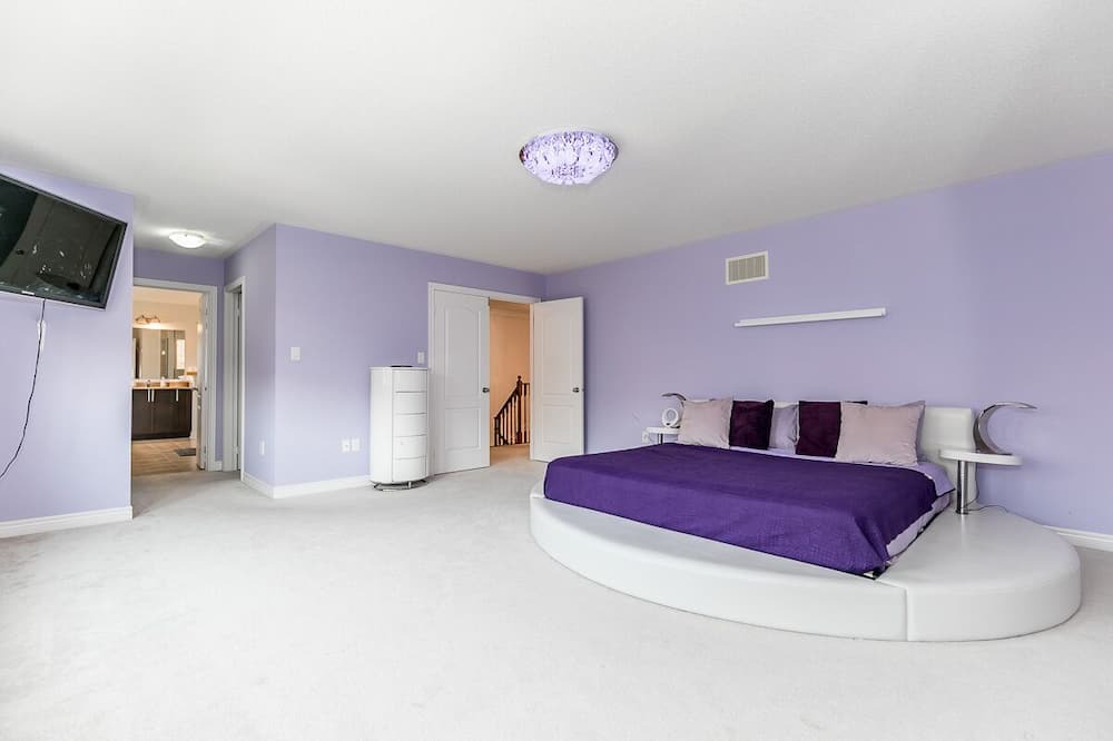 Photo of Bedroom in Bradford West Gwillimbury