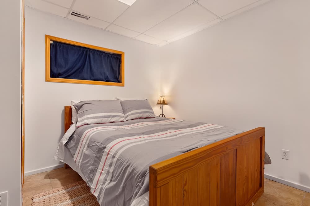 Photo of Bedroom in Perry