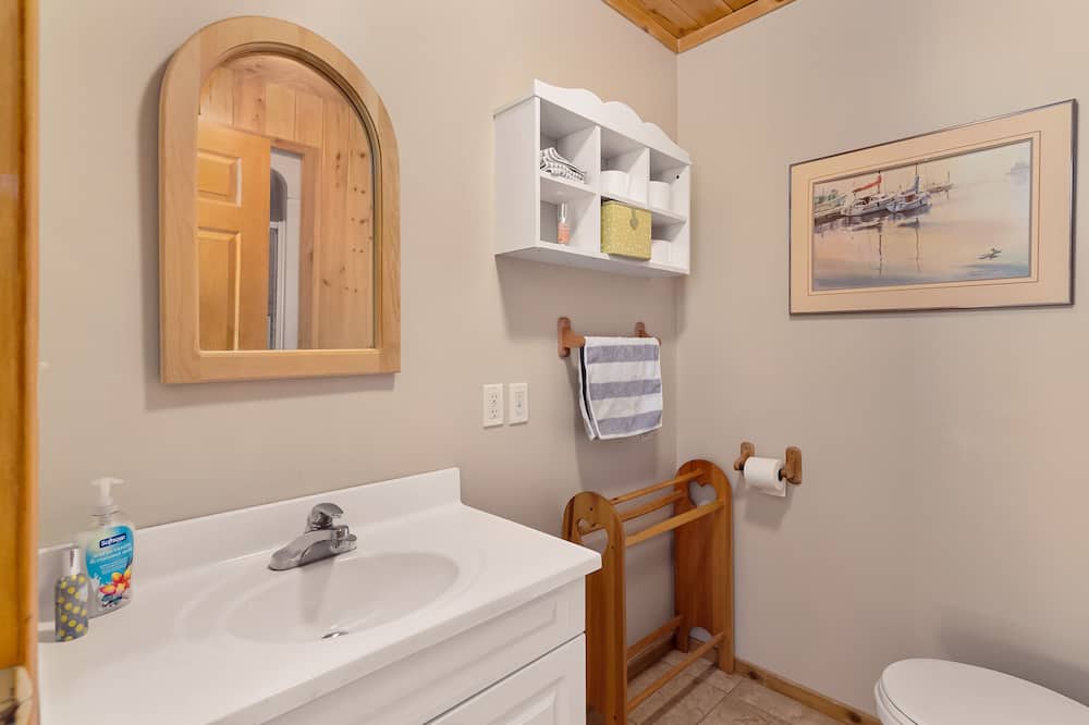 Photo of Bathroom in Perry