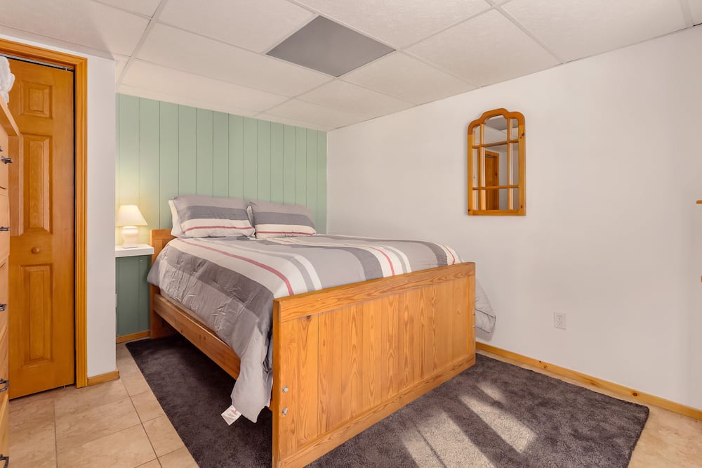Photo of Bedroom in Perry