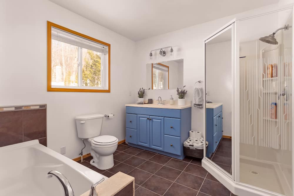 Photo of Bathroom in Perry