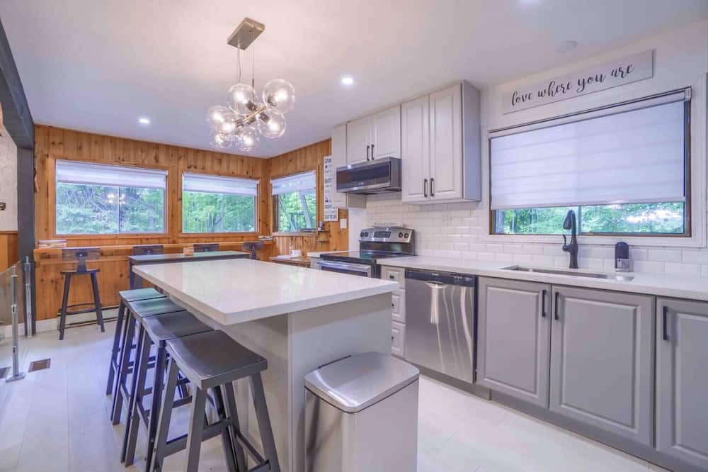 Photo of Kitchen in Coboconk