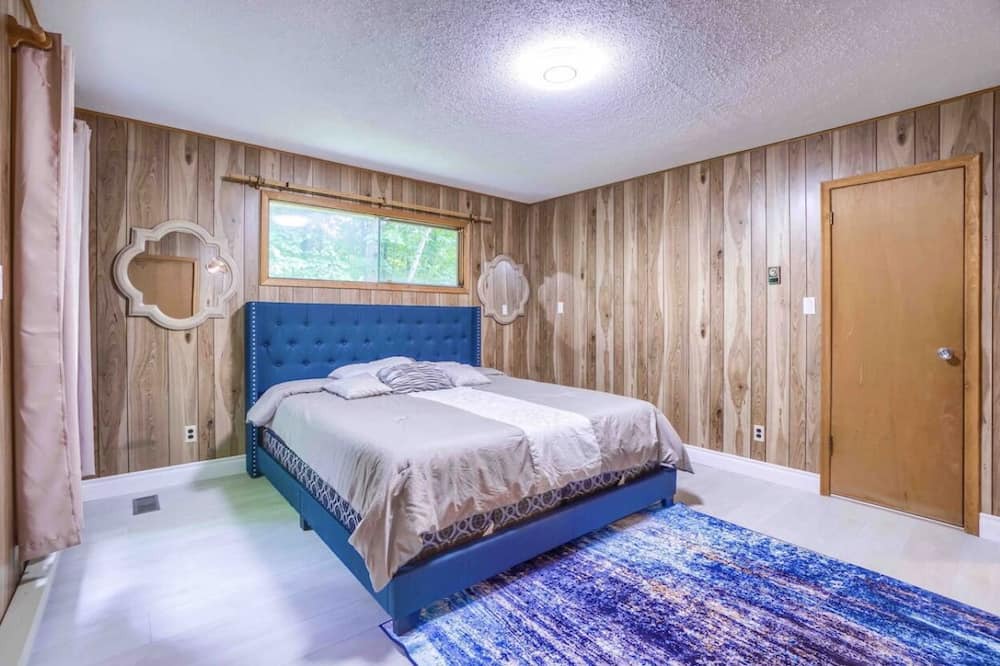 Photo of Bedroom in Coboconk